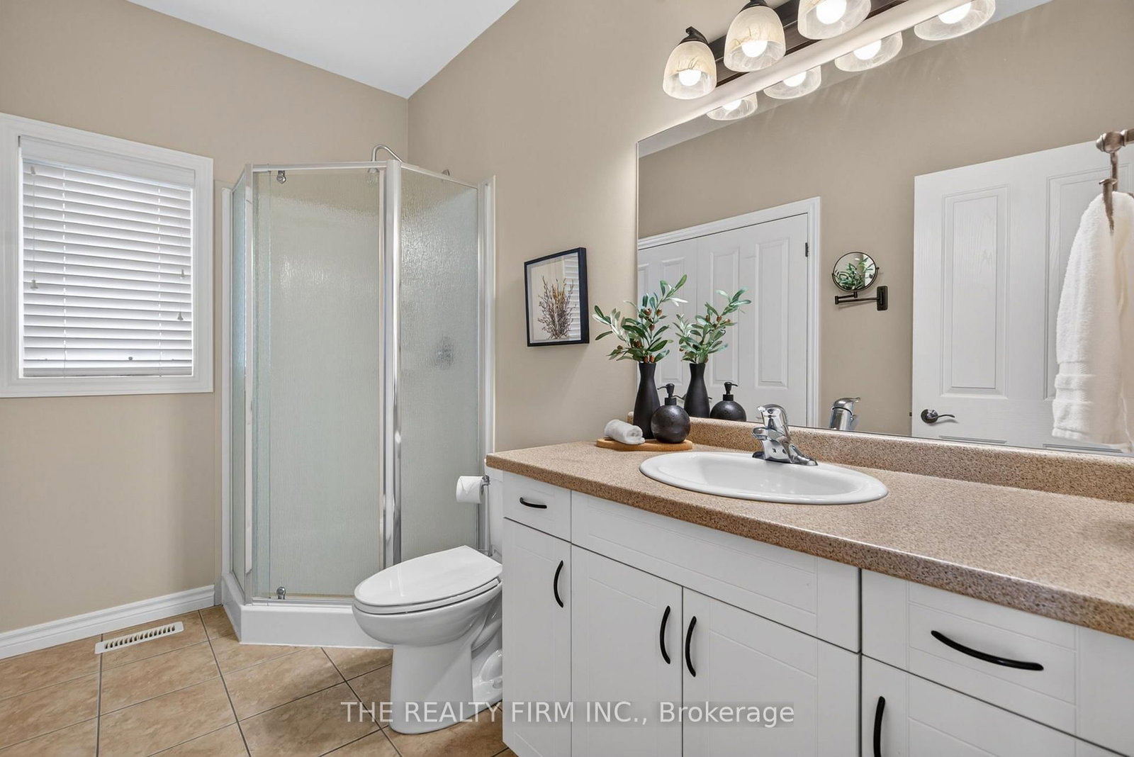 46 Ashwood Crescent • Middlesex Centre, ON photo 6