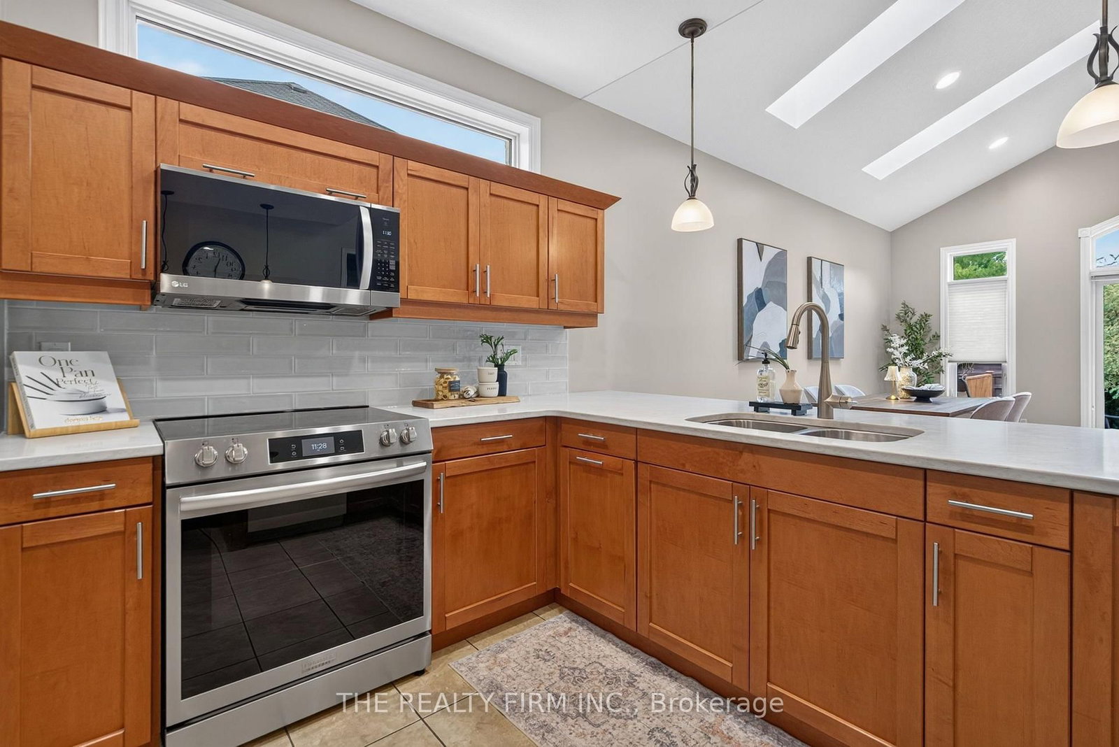 46 Ashwood Crescent • Middlesex Centre, ON photo 9