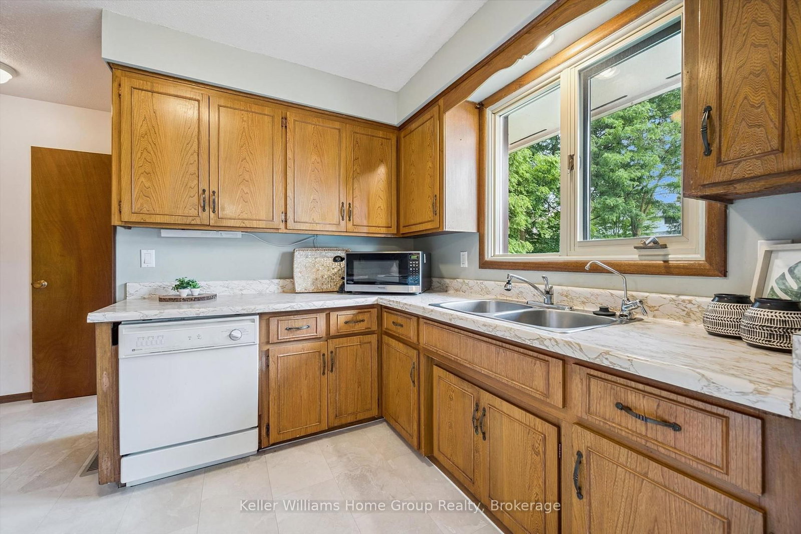 5 Cuthbert Street • Centre Wellington, ON photo 15