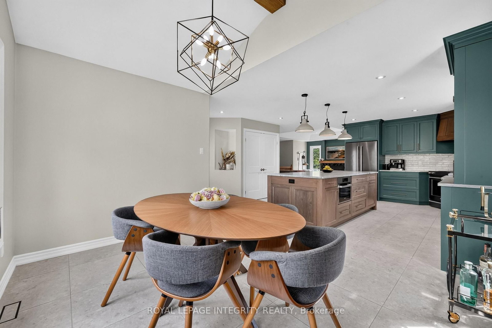 1946 Farisita Drive • Vars, ON photo 8