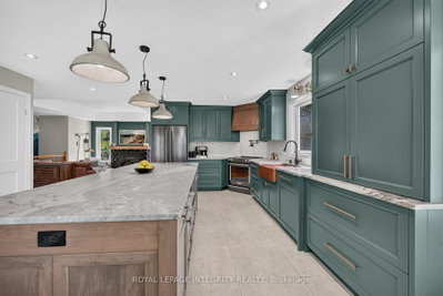 1946 Farisita Drive • Vars, ON photo 9