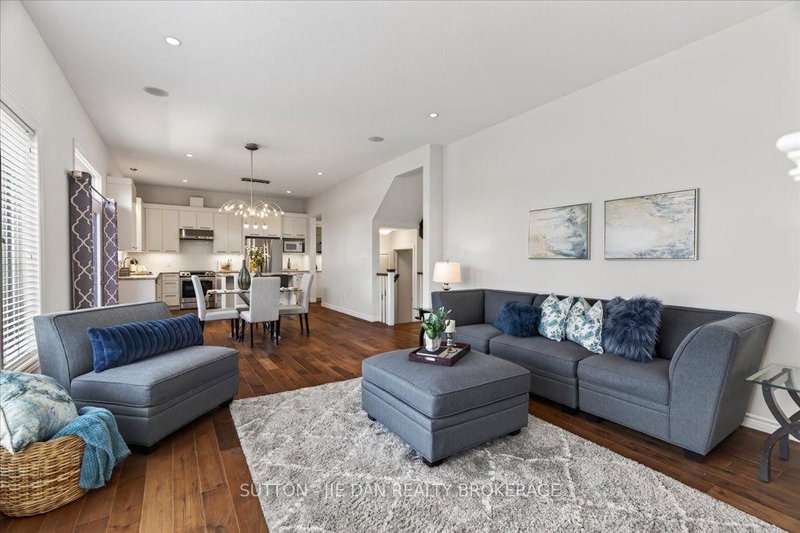 2361 TORREY PINES Way photo 4