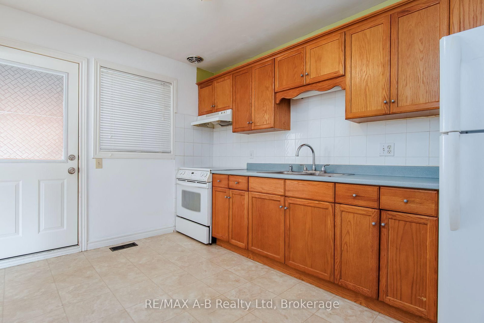 727 FREDERICK Street • Kitchener, ON photo 27