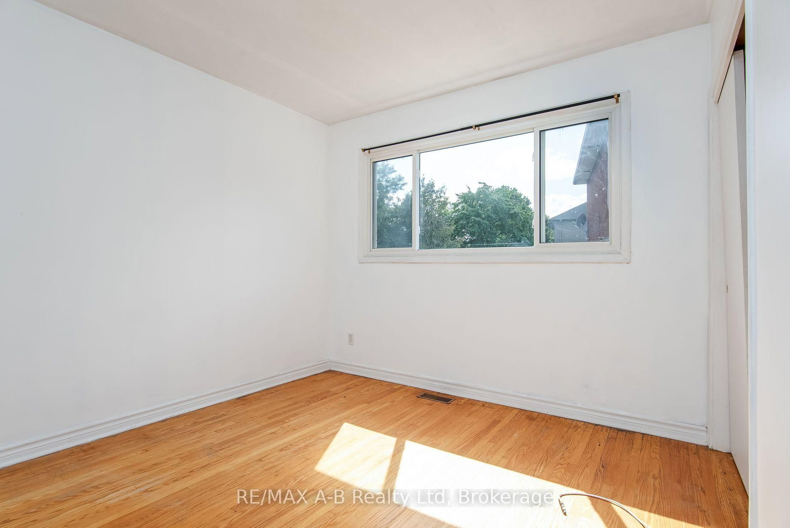 727 FREDERICK Street • Kitchener, ON photo 29