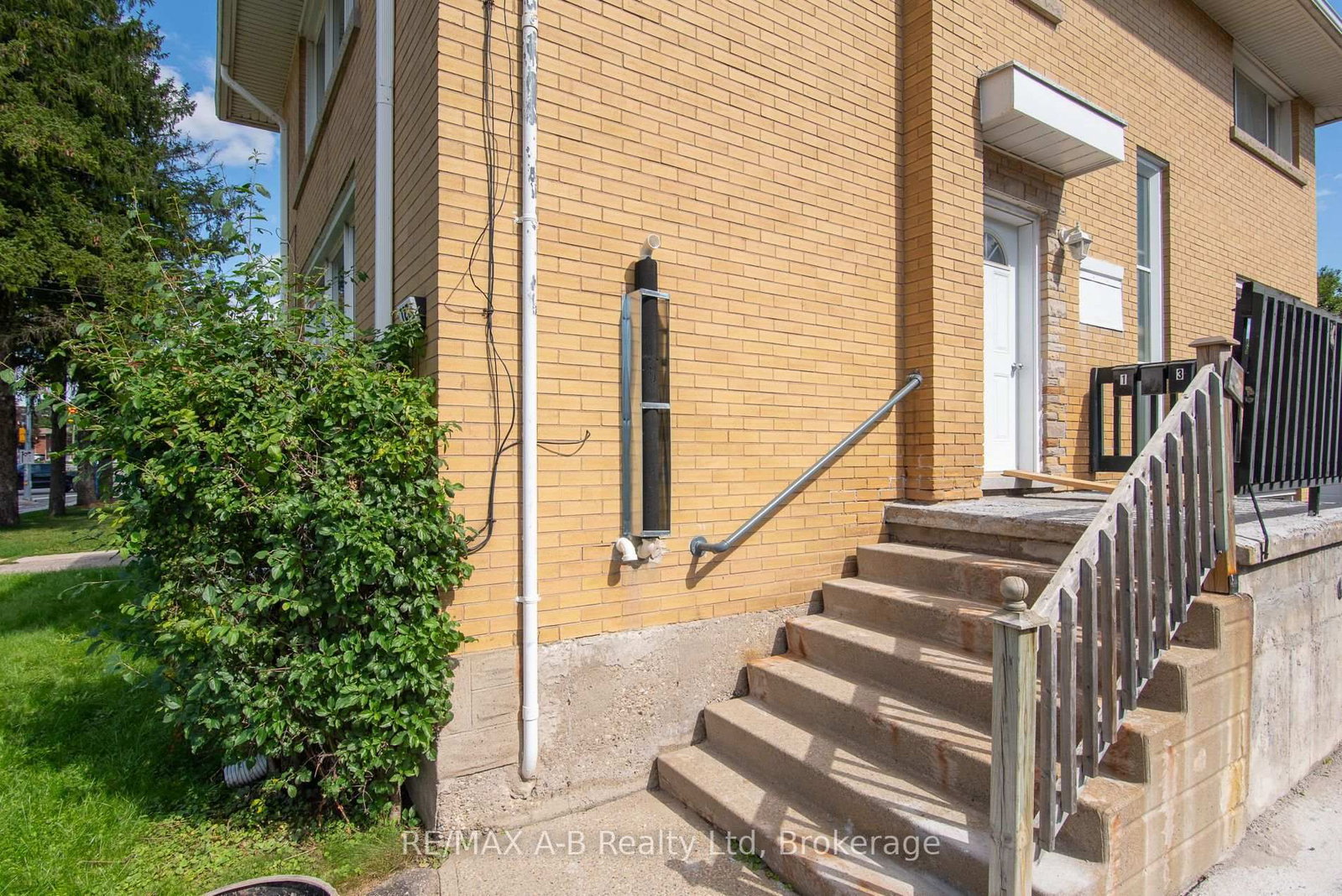 727 FREDERICK Street • Kitchener, ON photo 3