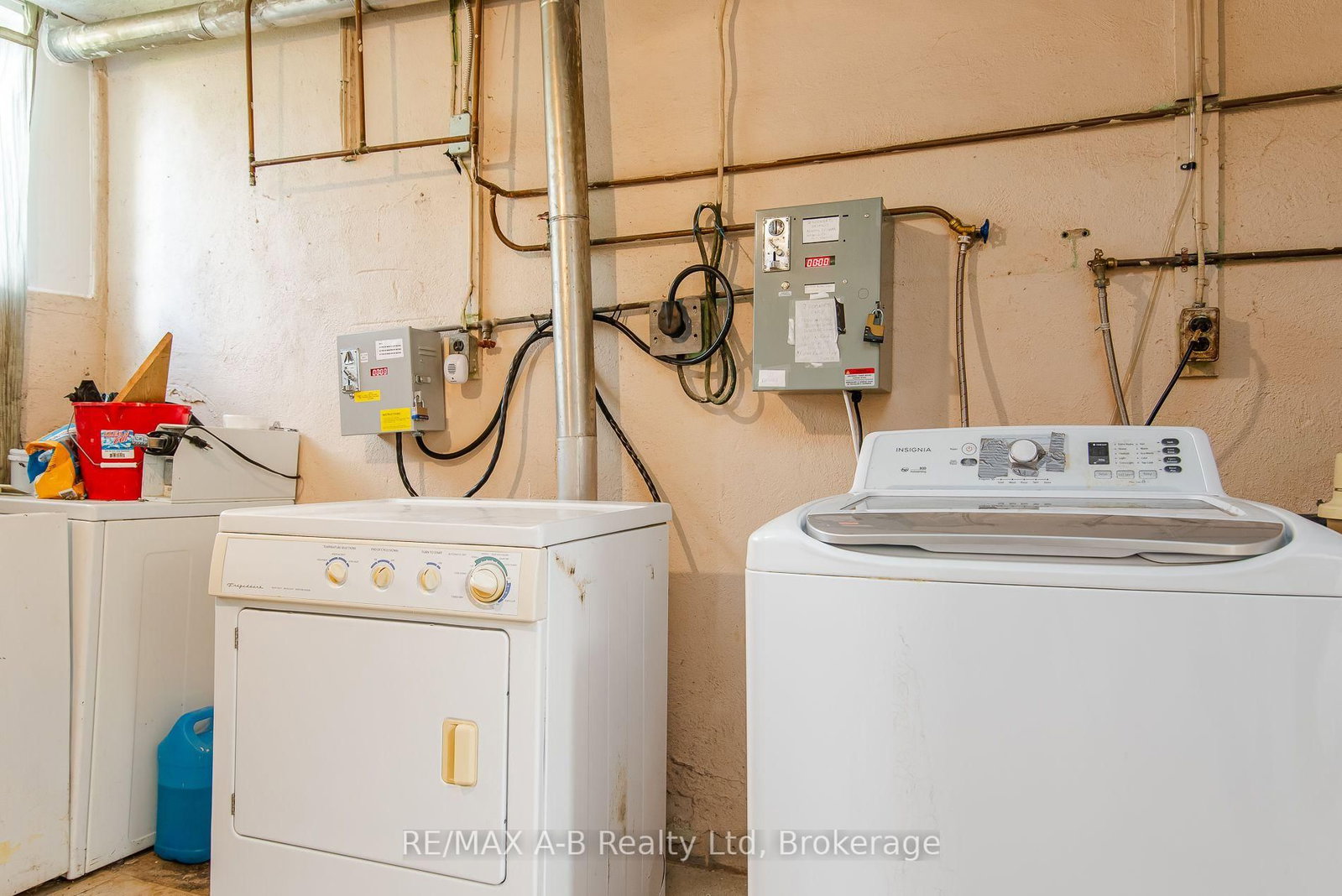 727 FREDERICK Street • Kitchener, ON photo 34