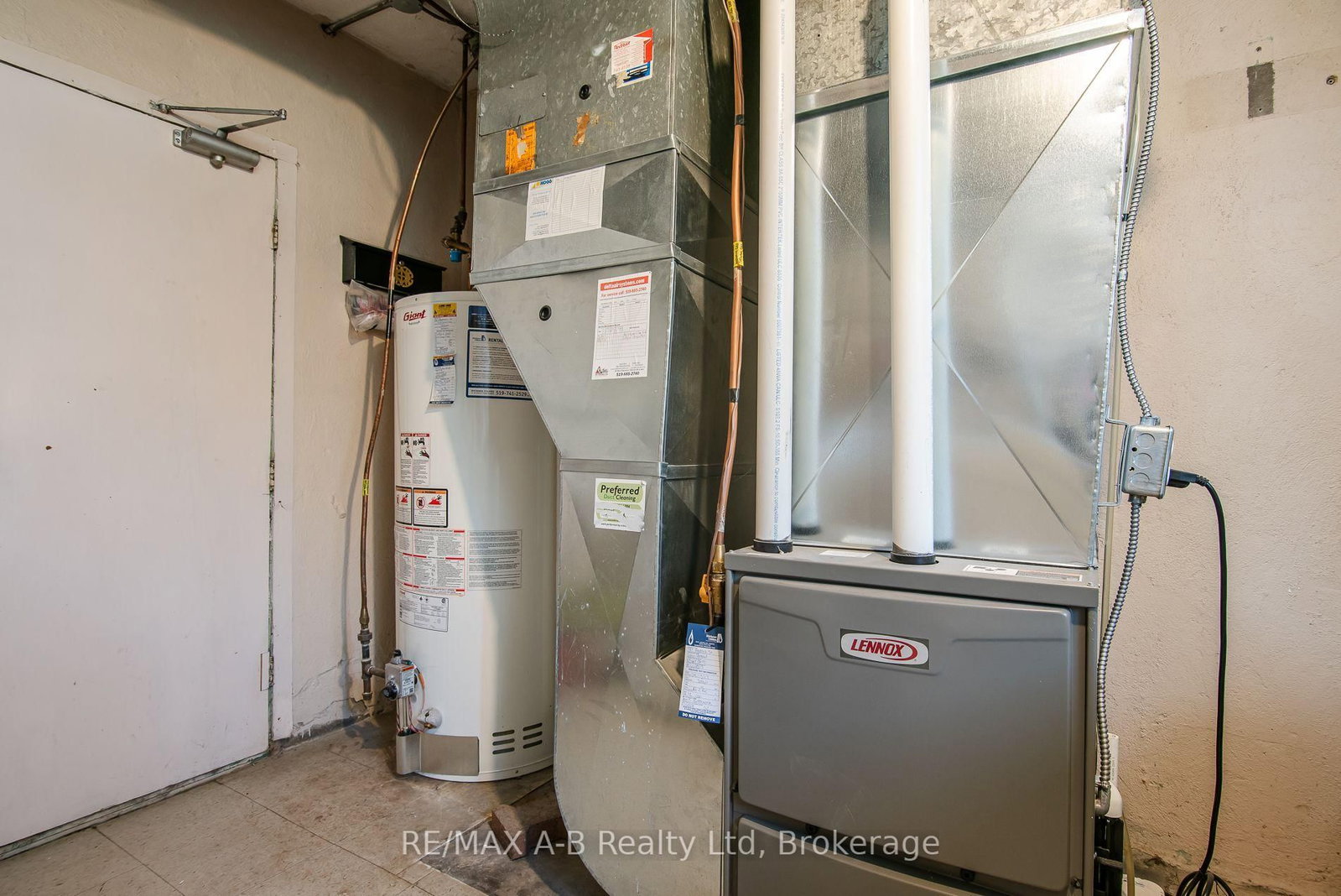 727 FREDERICK Street • Kitchener, ON photo 35