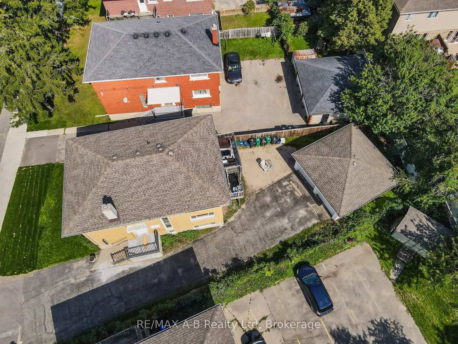 727 FREDERICK Street • Kitchener, ON photo 39