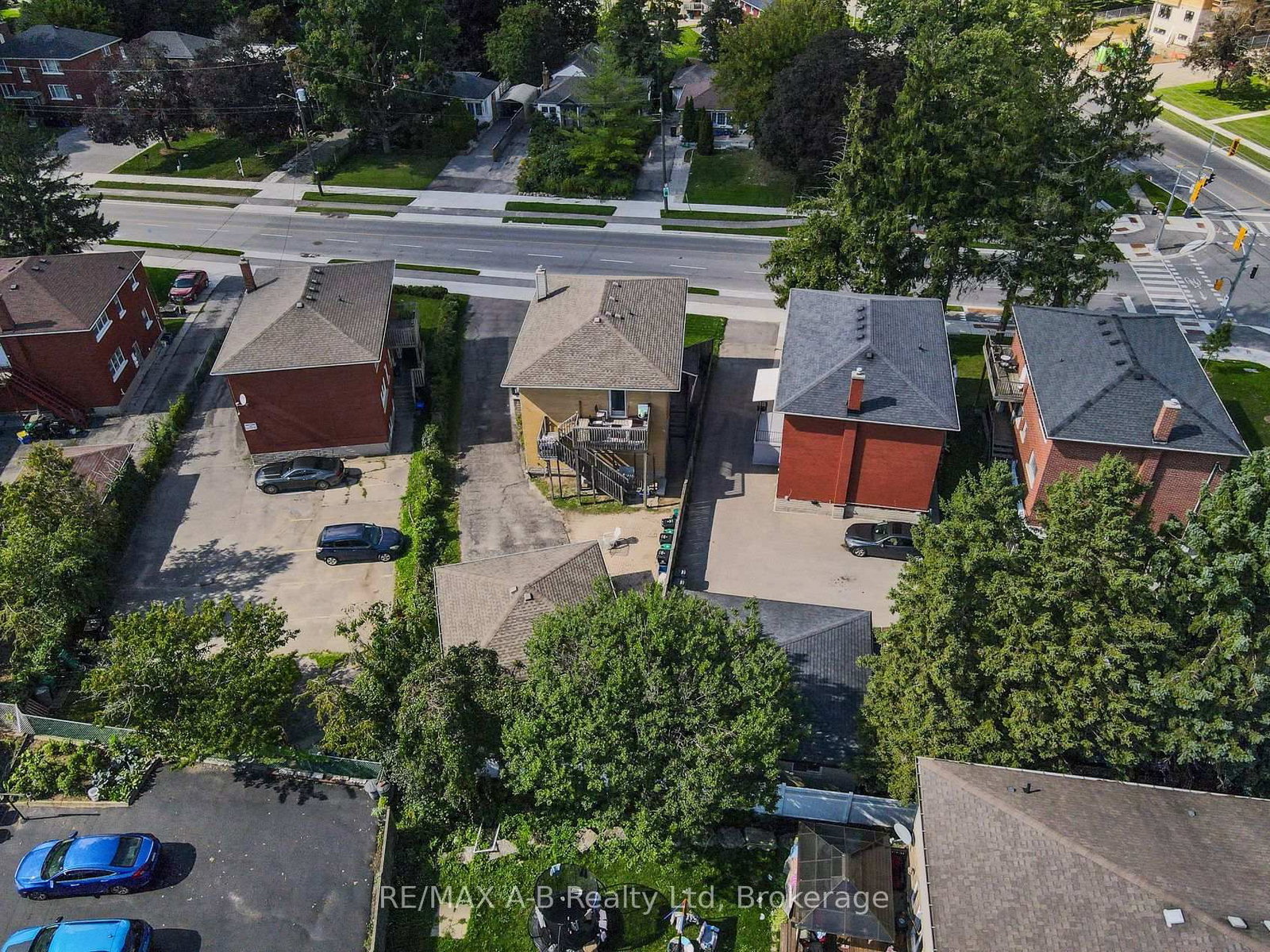 727 FREDERICK Street • Kitchener, ON photo 41