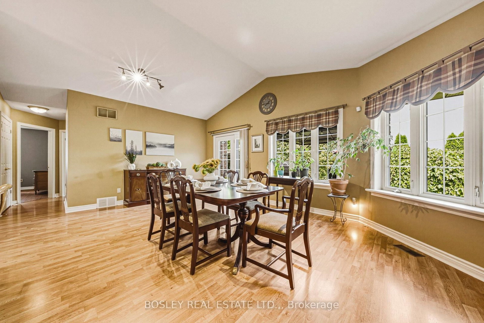 4011 AZALEA Crescent • Lincoln, ON photo 13