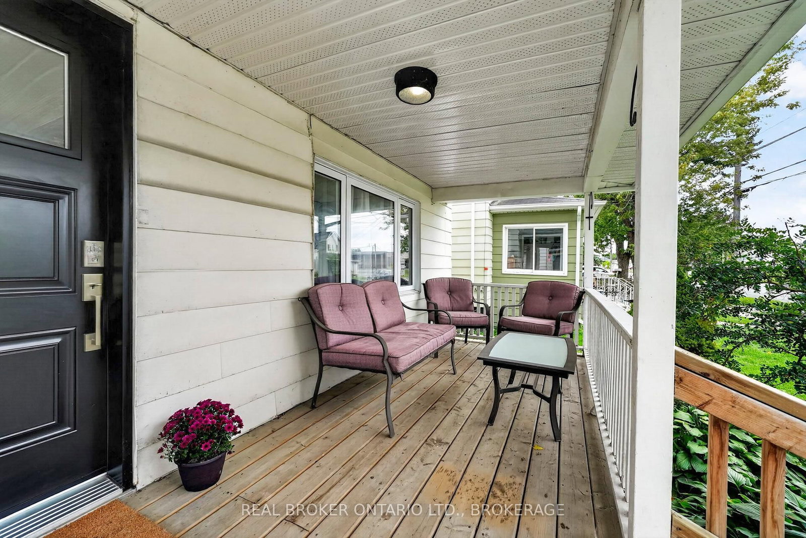 316 Fourth Street W • Cornwall, ON photo 2