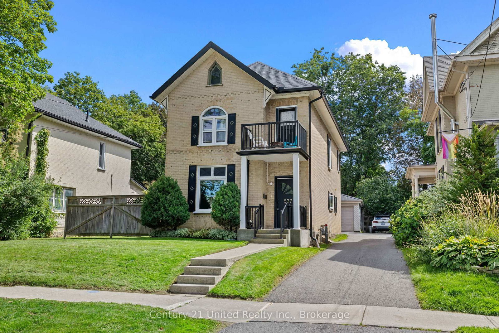 577 Homewood Avenue • Peterborough, ON photo 2