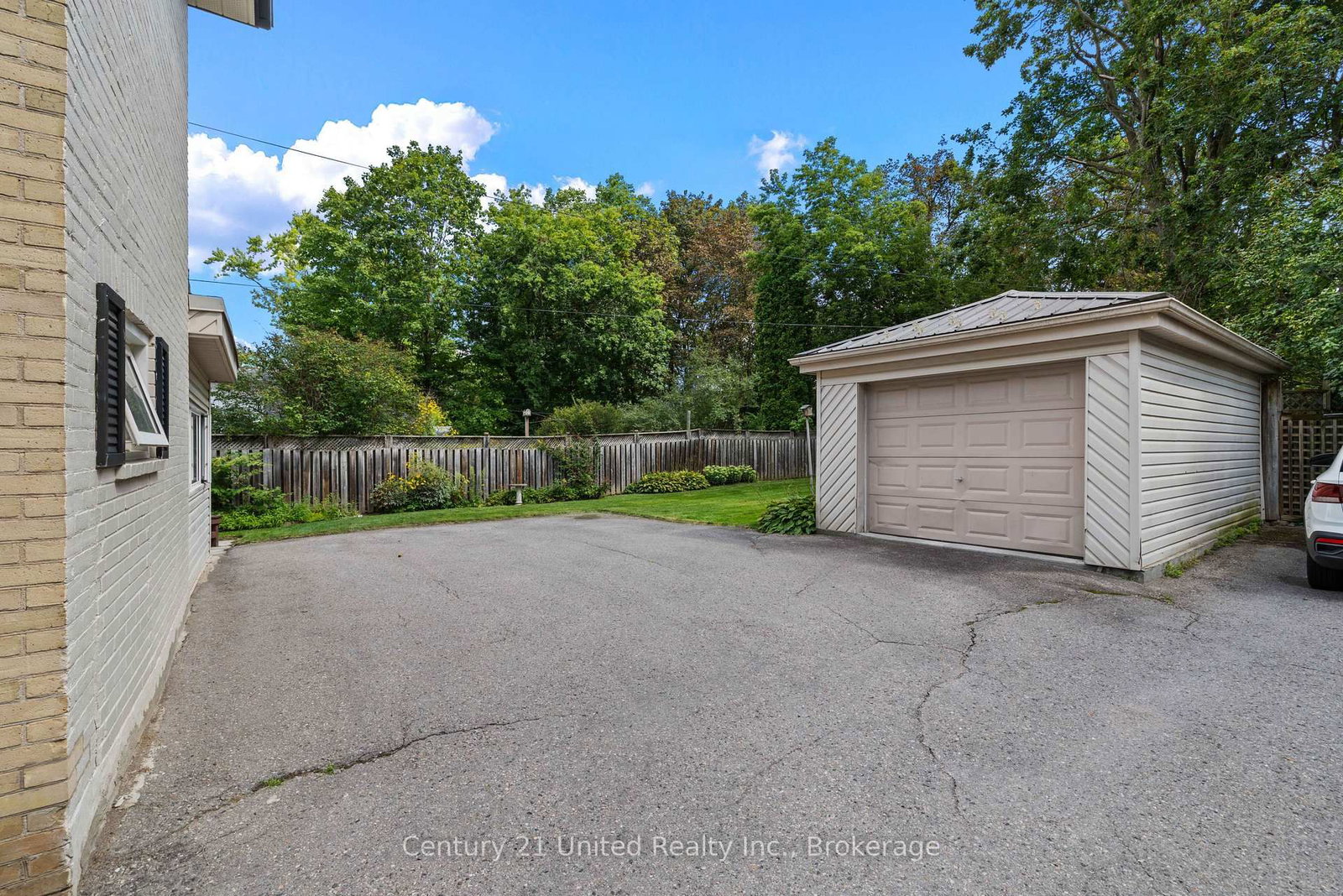 577 Homewood Avenue • Peterborough, ON photo 4