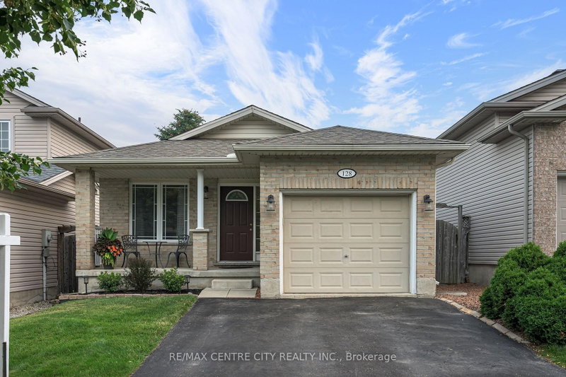 128 Crimson Crescent, London East