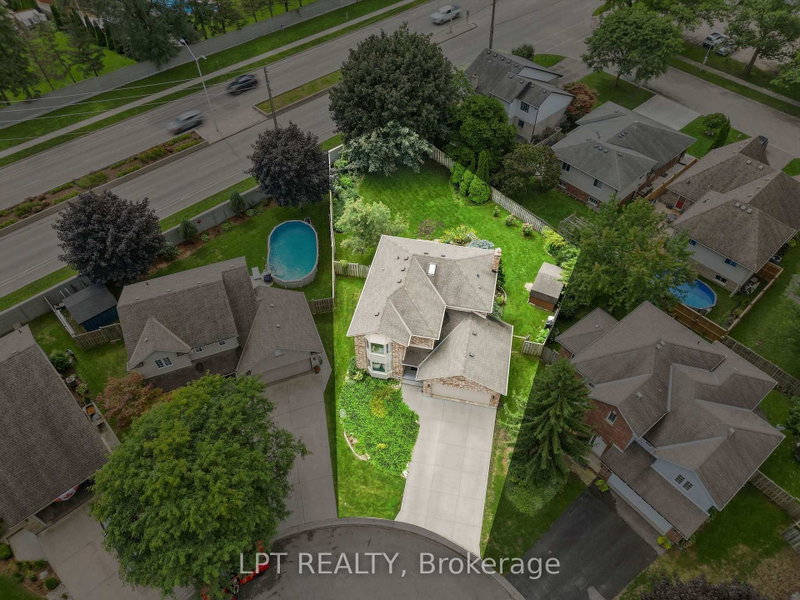38 Stoneycreek Place