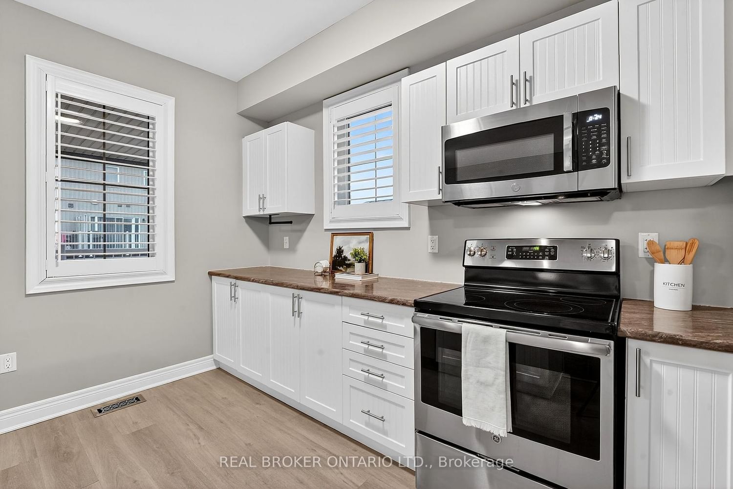 5000 Desantis Drive • Lincoln, ON photo 14