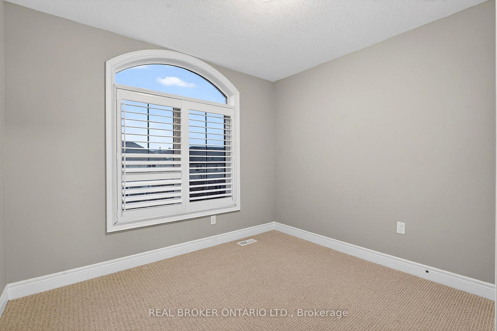 5000 Desantis Drive • Lincoln, ON photo 28