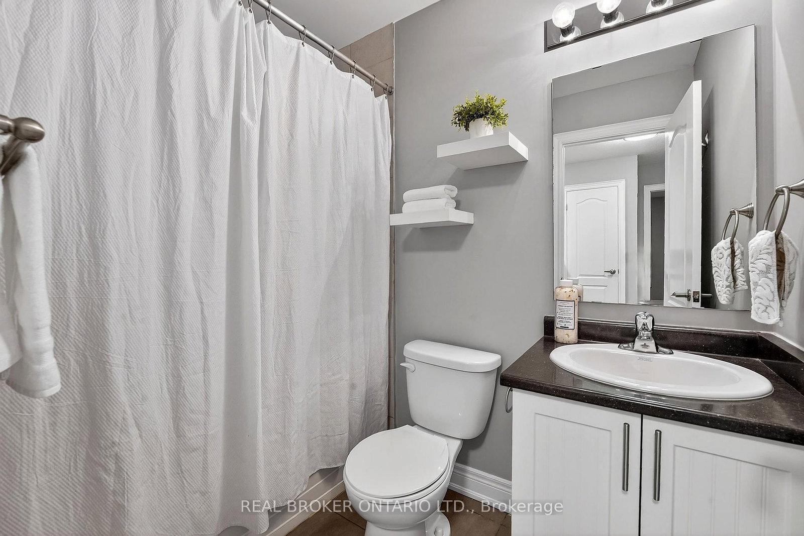 5000 Desantis Drive • Lincoln, ON photo 29