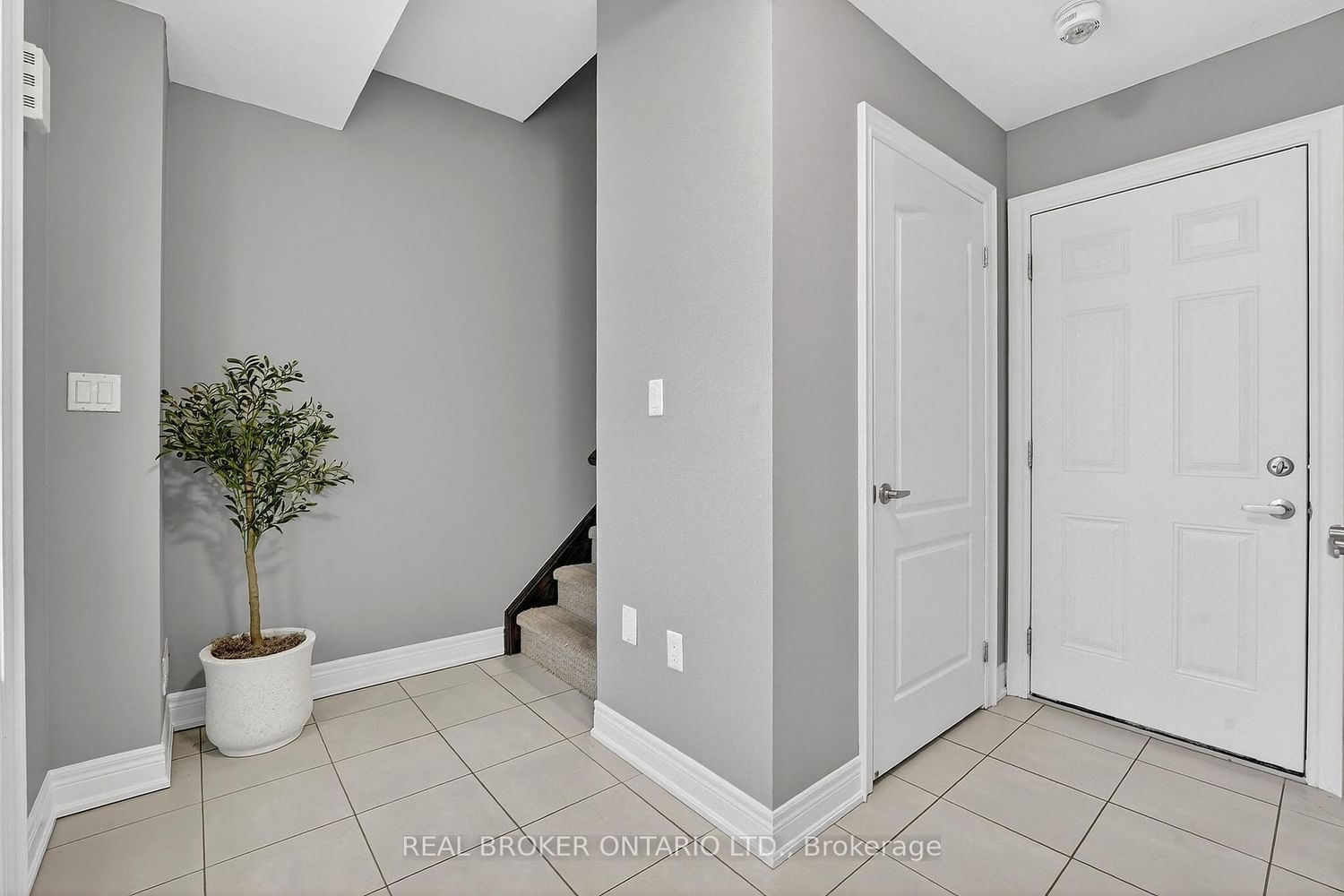 5000 Desantis Drive • Lincoln, ON photo 5