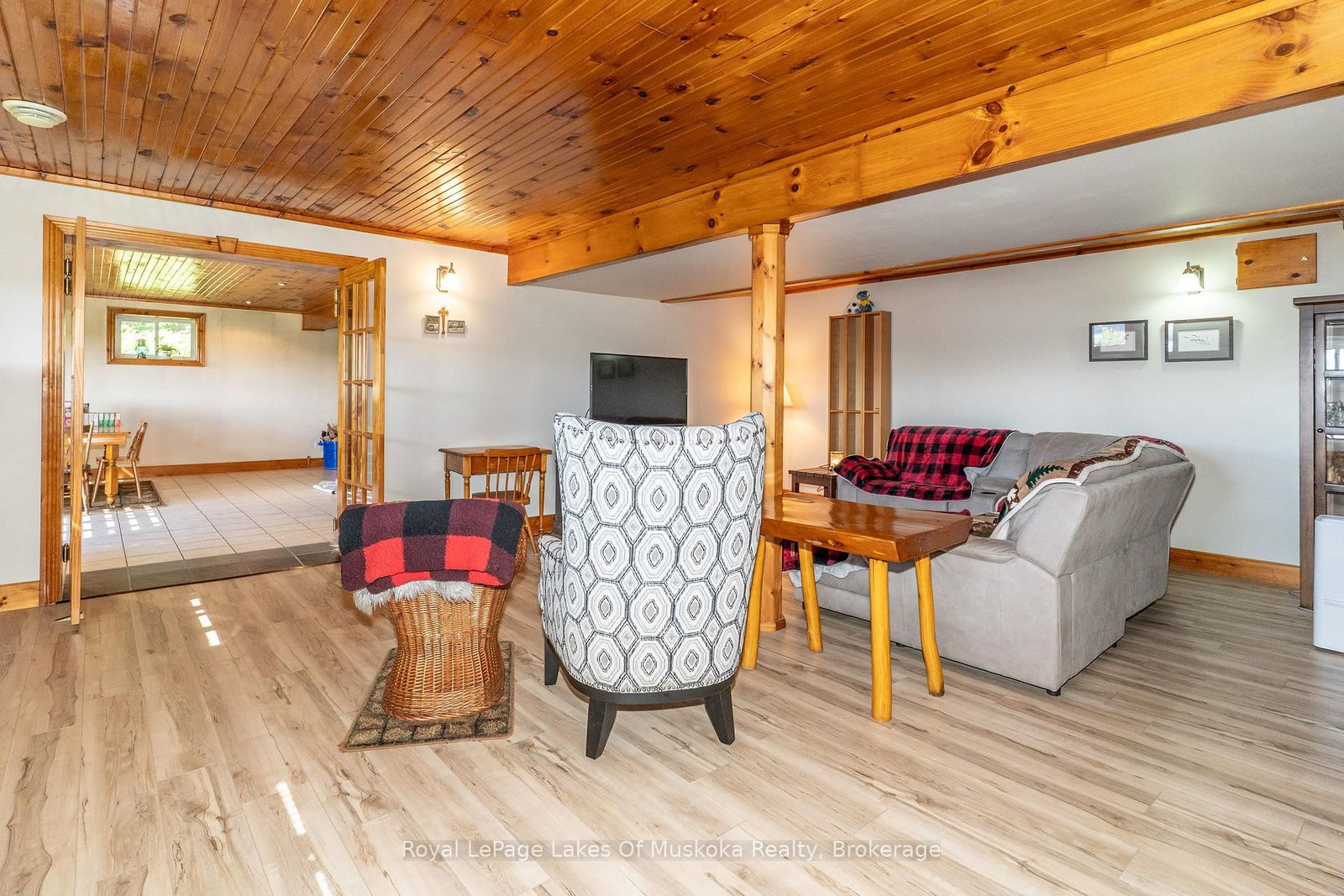 382 60 Highway • Huntsville, ON photo 18