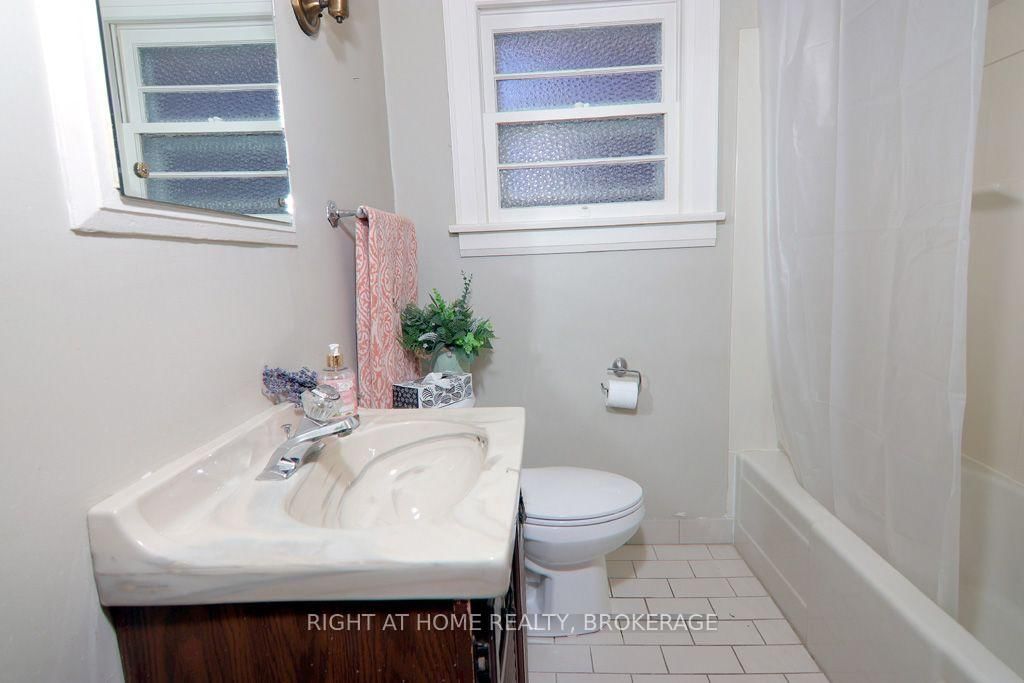 31 Stuart Avenue • St. Catharines, ON photo 28