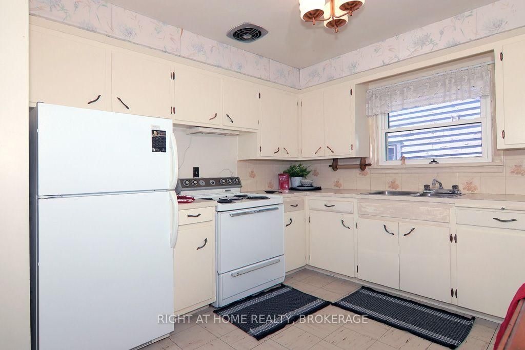 31 Stuart Avenue • St. Catharines, ON photo 35