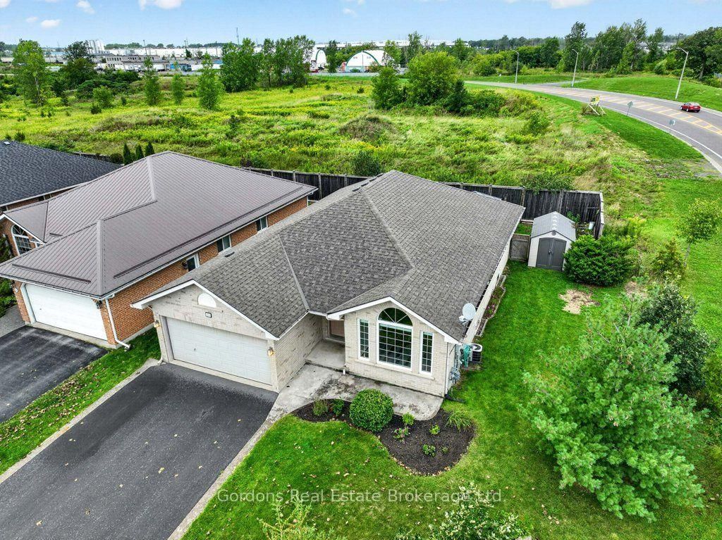 66 Spruce Gardens • Belleville, ON photo 3