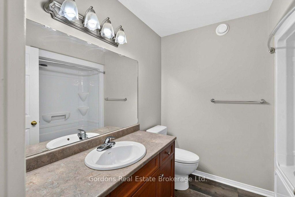 66 Spruce Gardens • Belleville, ON photo 32