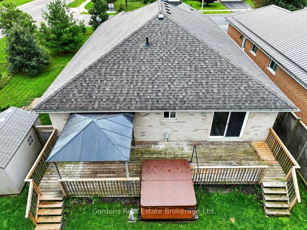 66 Spruce Gardens • Belleville, ON photo 4
