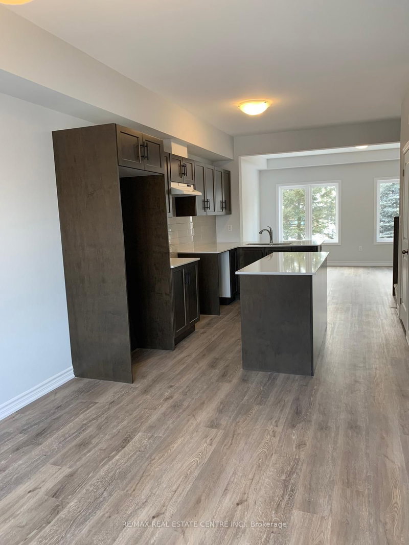 35 - 124 Compass Trail