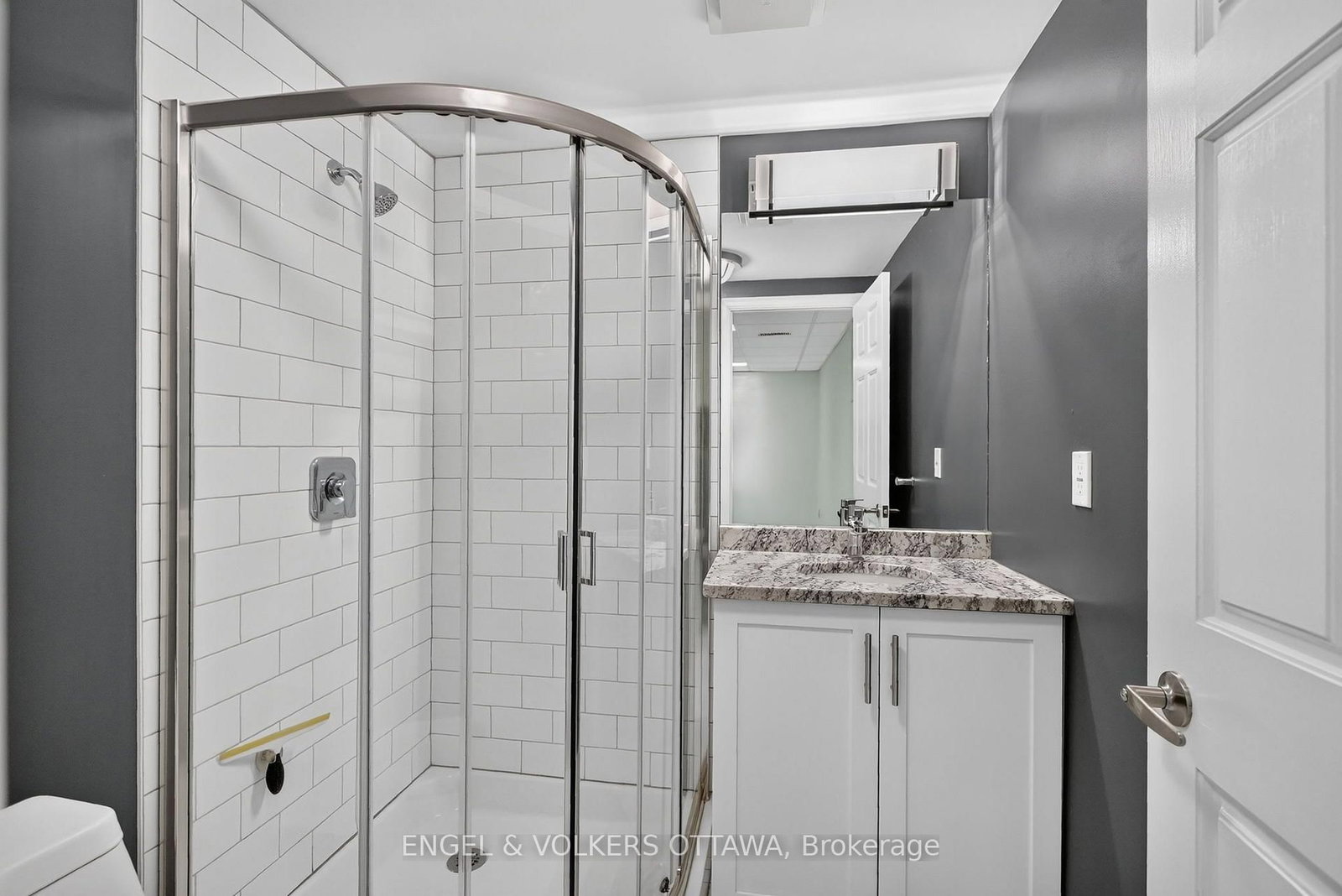 22 Lynhurst Avenue • Ottawa, ON photo 35