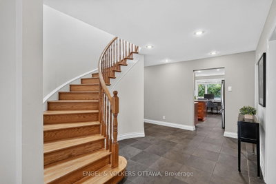 22 Lynhurst Avenue • Ottawa, ON photo 4