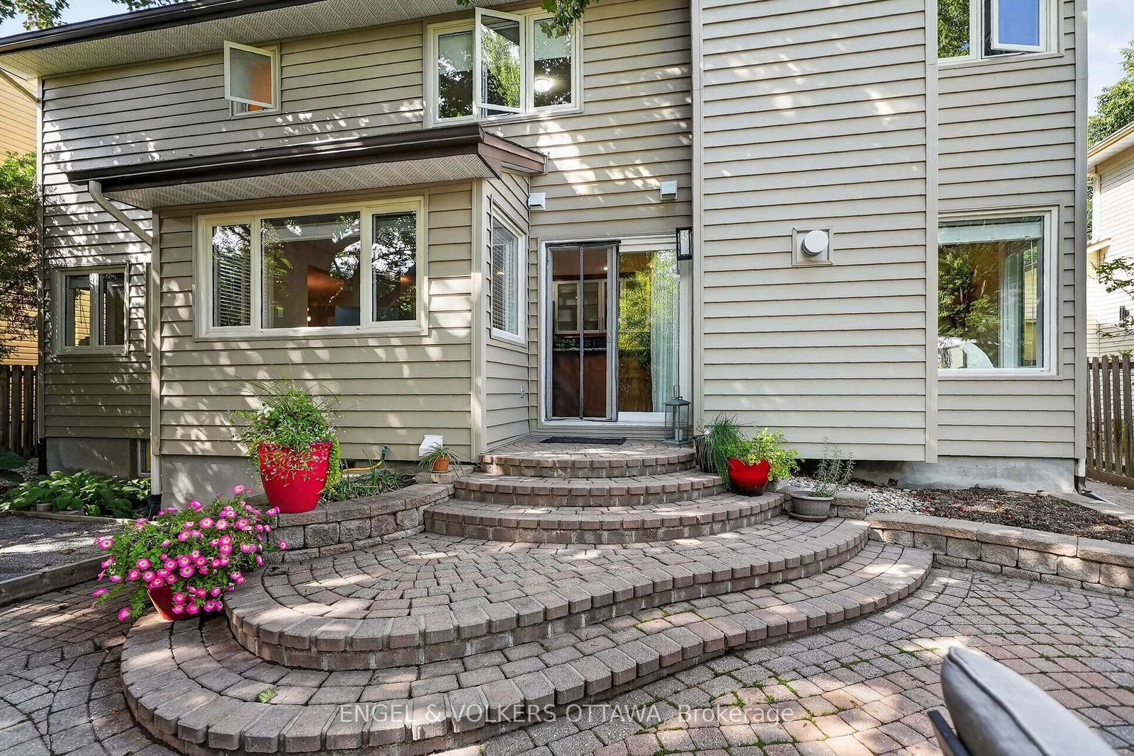 22 Lynhurst Avenue • Ottawa, ON photo 45