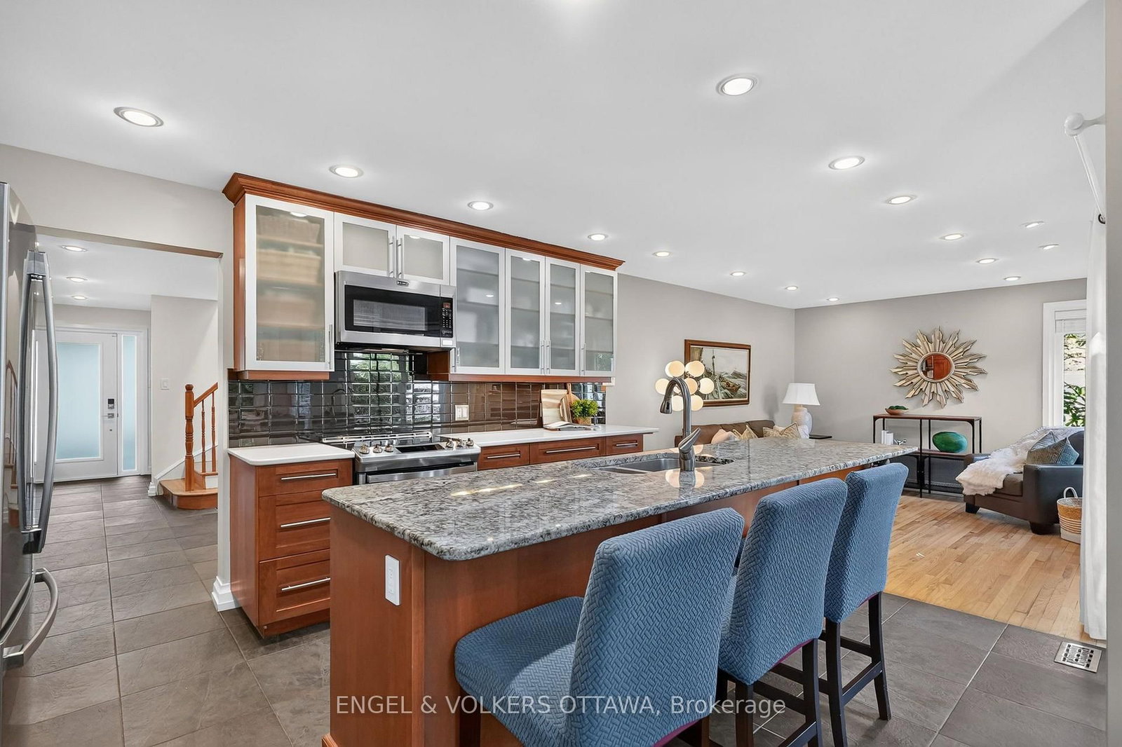 22 Lynhurst Avenue • Ottawa, ON photo 9