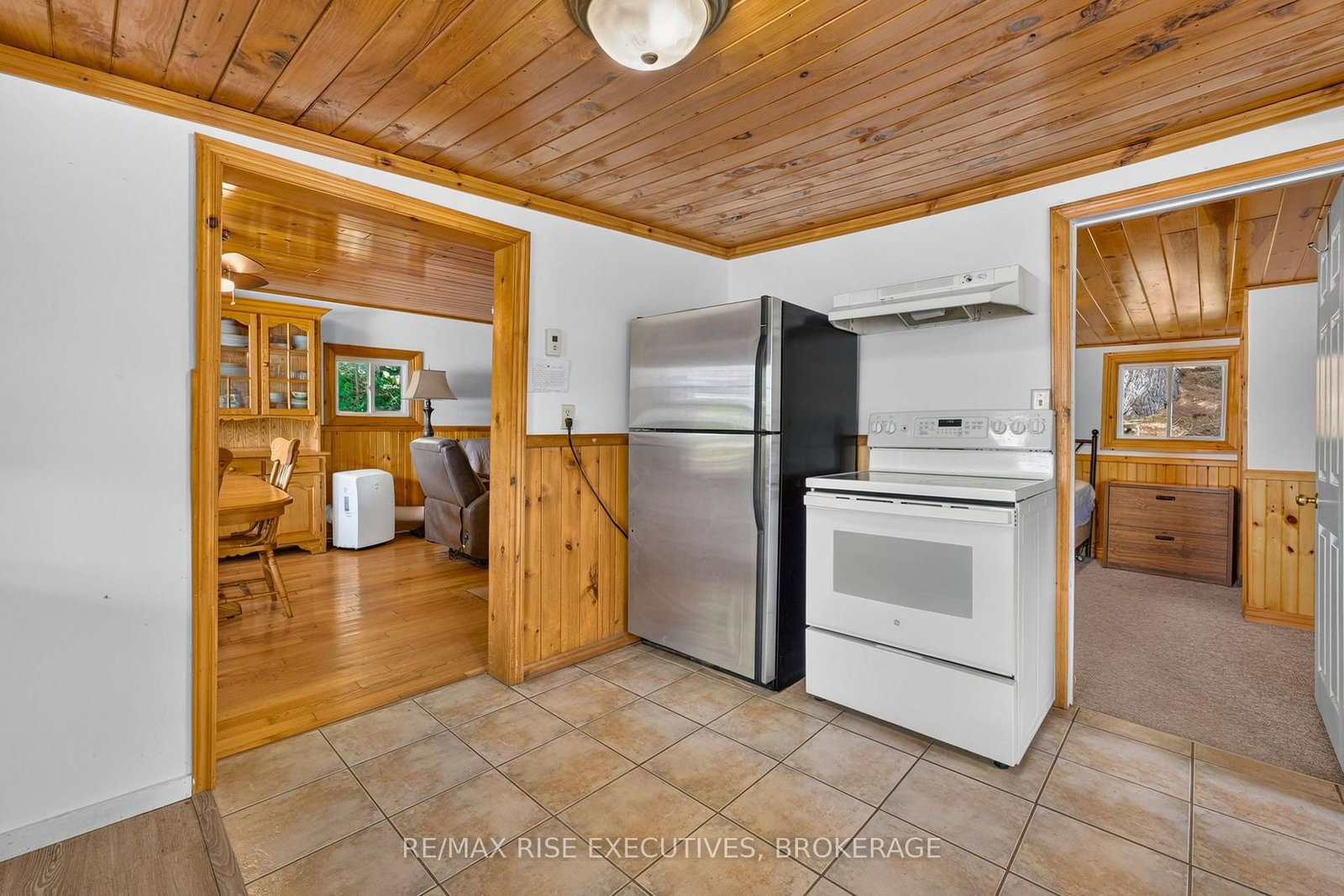 90 East Shore Lane • Tichborne, ON photo 12