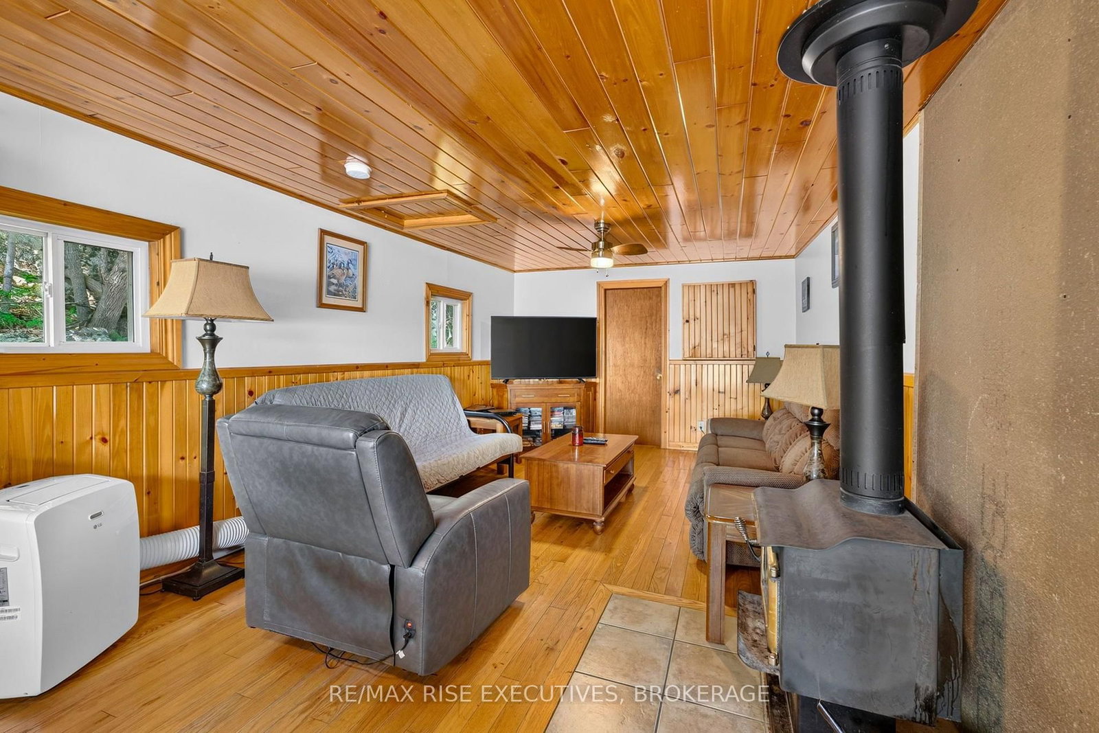 90 East Shore Lane • Tichborne, ON photo 13