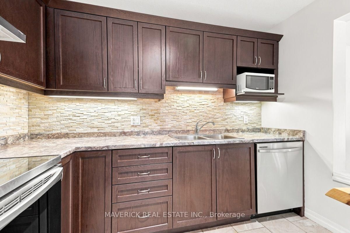 3 Leesboro Trail • Thames Centre, ON photo 10