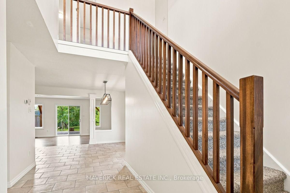 3 Leesboro Trail • Thames Centre, ON photo 6