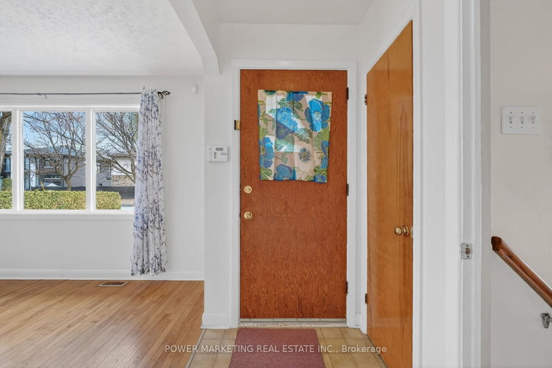 944 Eve St photo 4