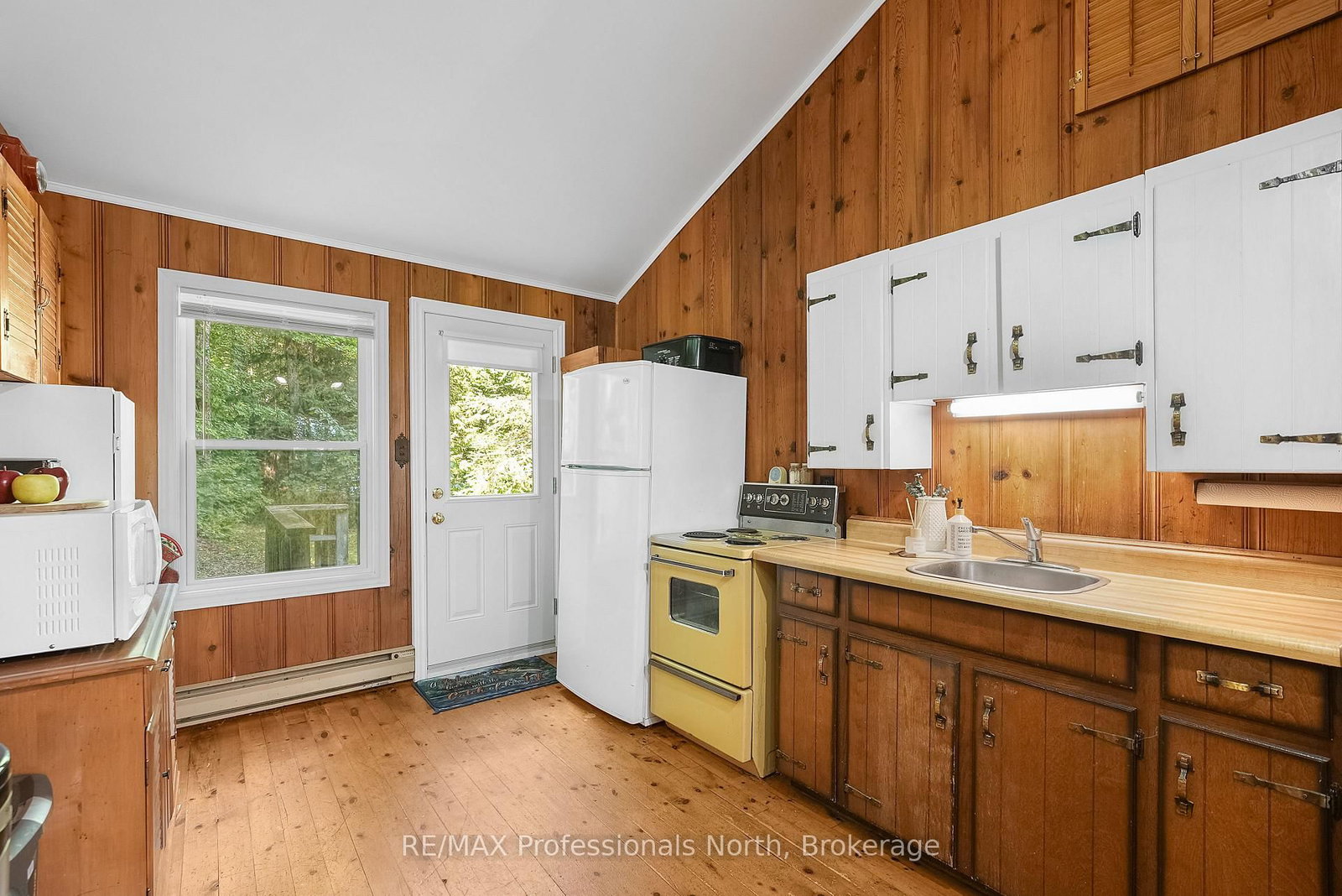 1010 Koch Trail • Highlands East, ON photo 14