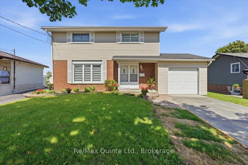15 Robertson Lane, Belleville