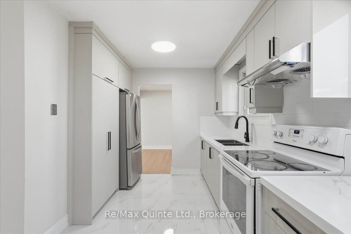 15 Robertson Lane • Belleville, ON photo 15