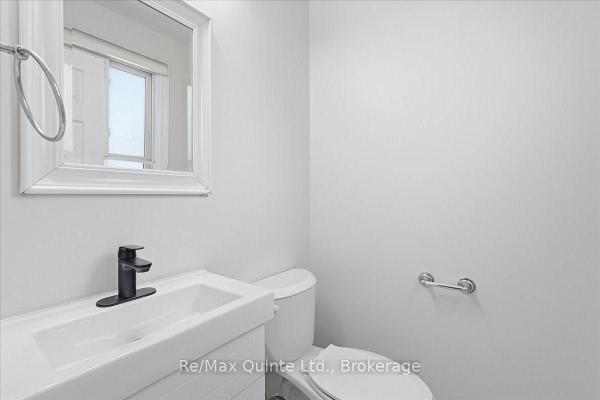 15 Robertson Lane • Belleville, ON photo 16