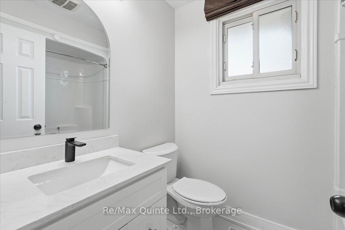 15 Robertson Lane • Belleville, ON photo 25