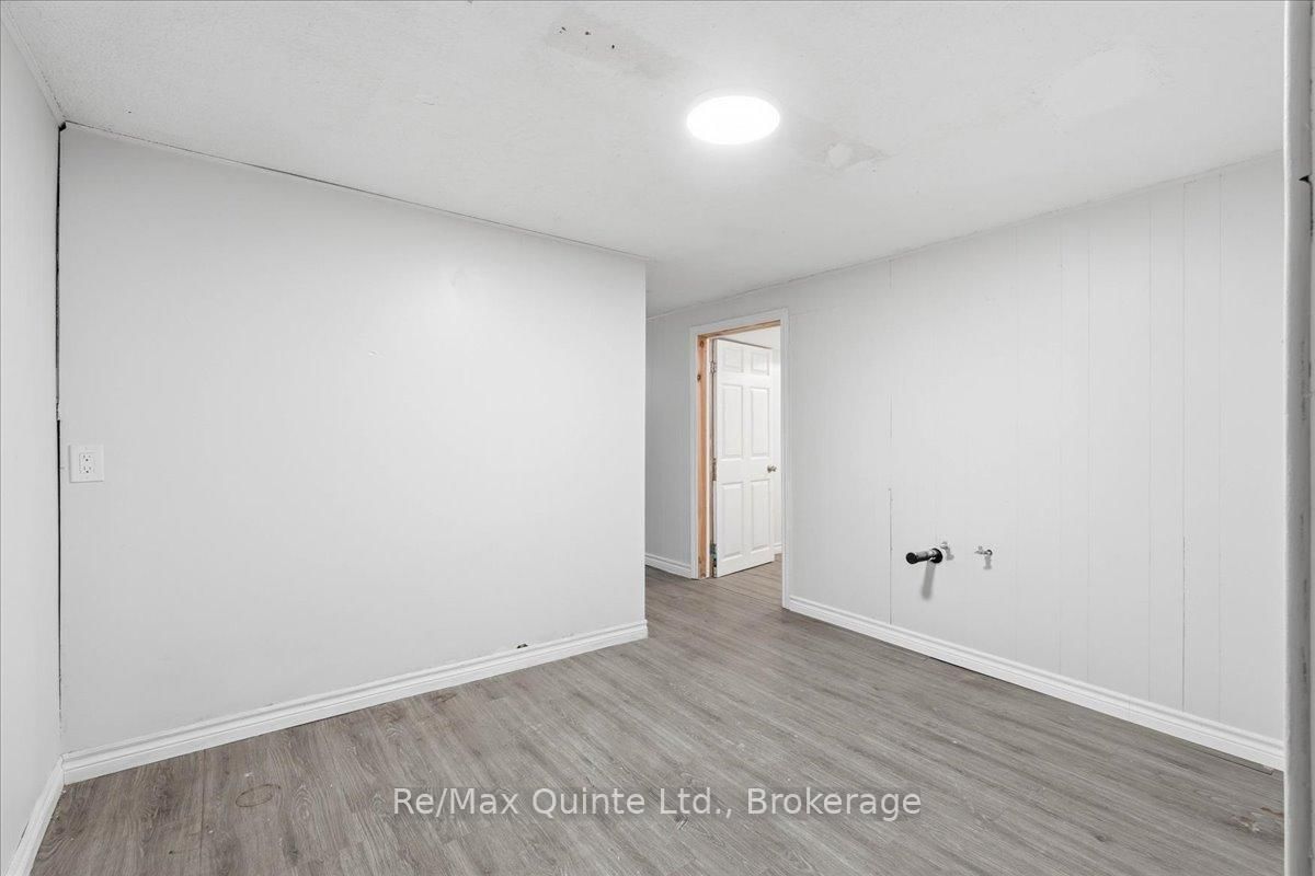 15 Robertson Lane • Belleville, ON photo 26