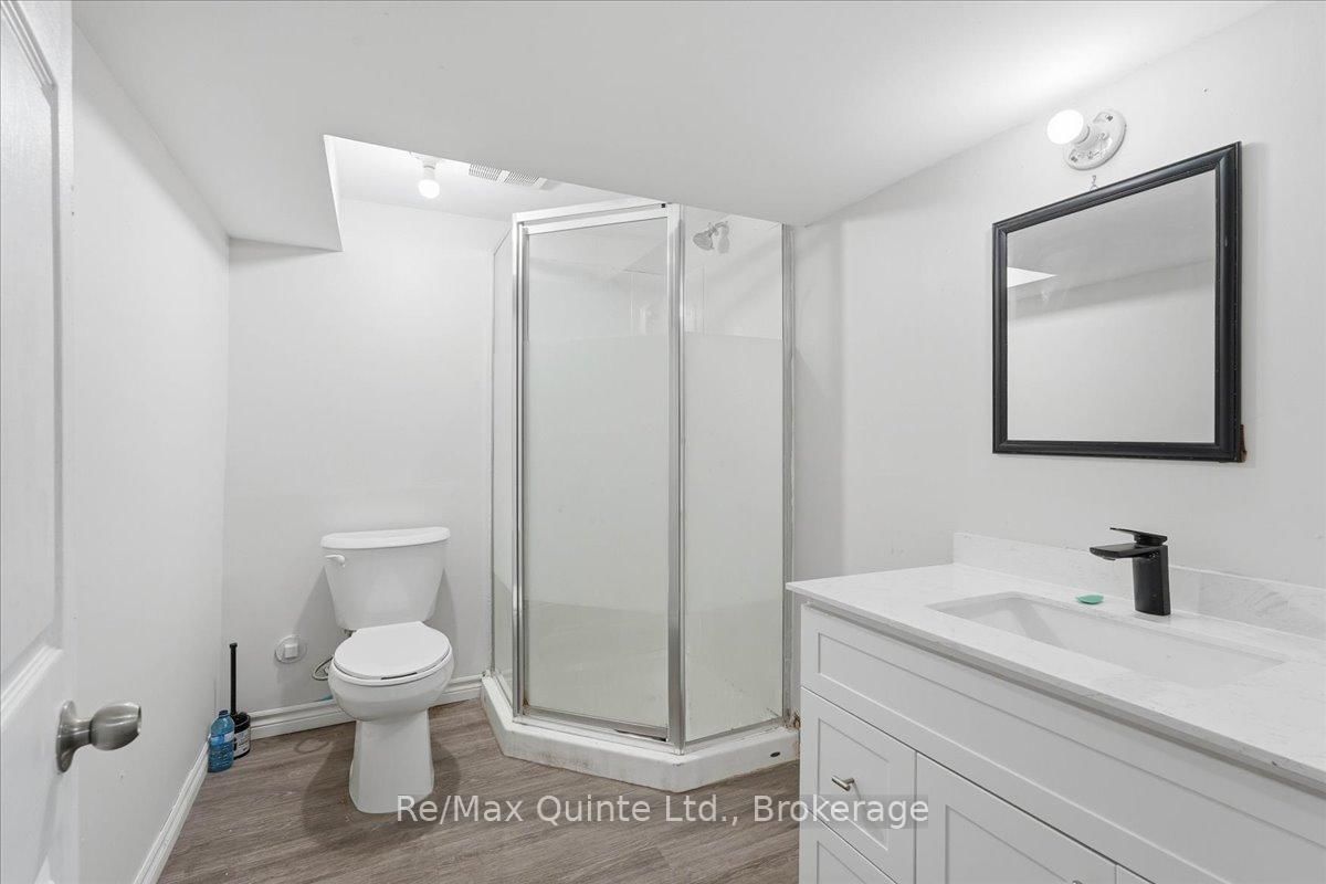 15 Robertson Lane • Belleville, ON photo 29