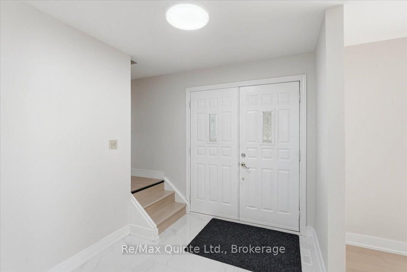15 Robertson Lane