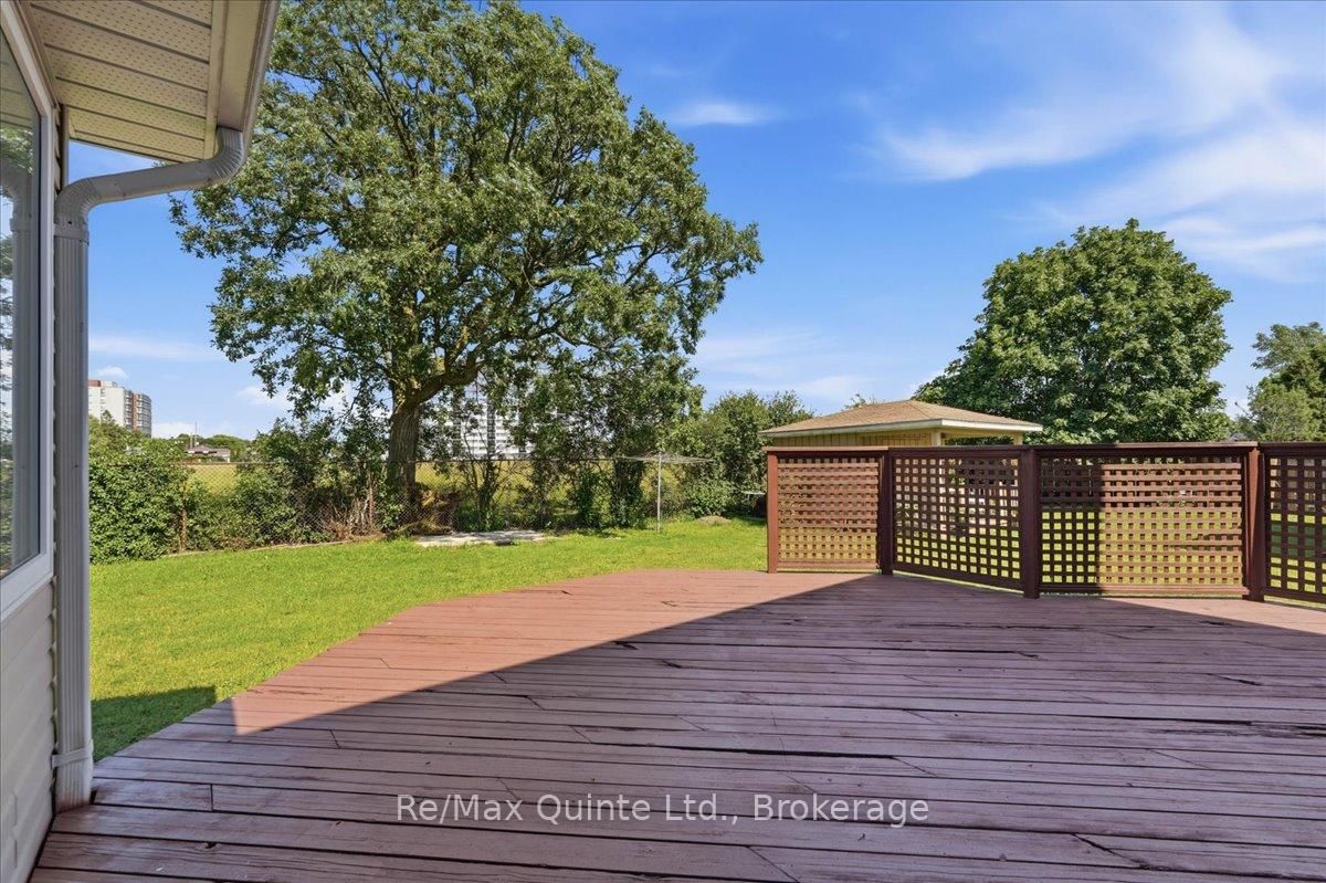 15 Robertson Lane • Belleville, ON photo 36