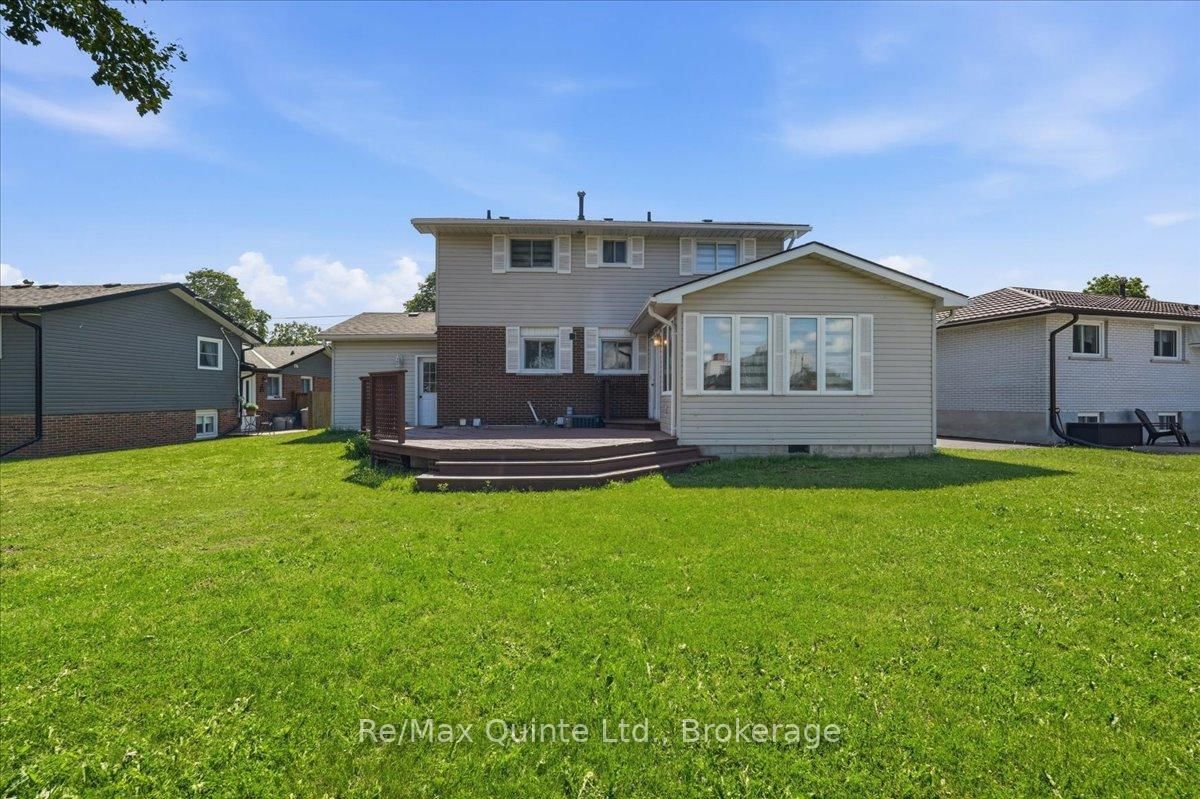 15 Robertson Lane • Belleville, ON photo 38