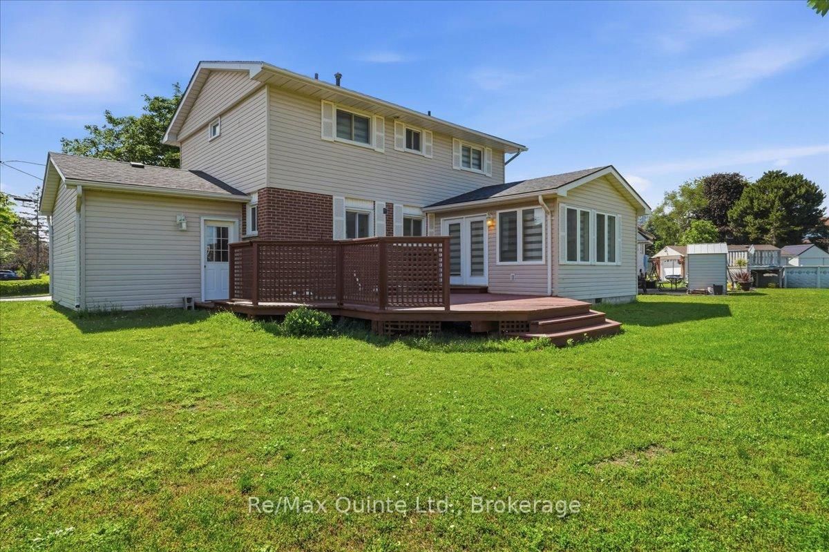 15 Robertson Lane • Belleville, ON photo 39